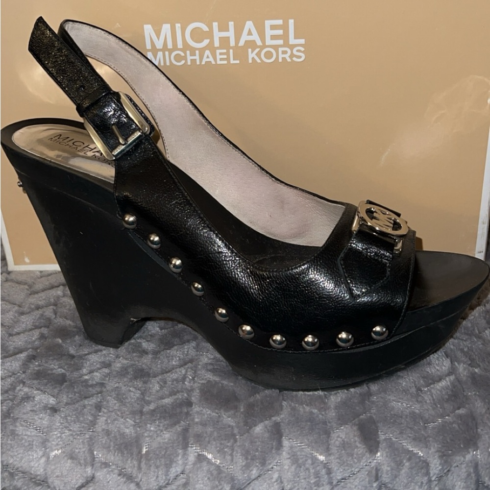 Michaels Kors sandals black leather size 10 used